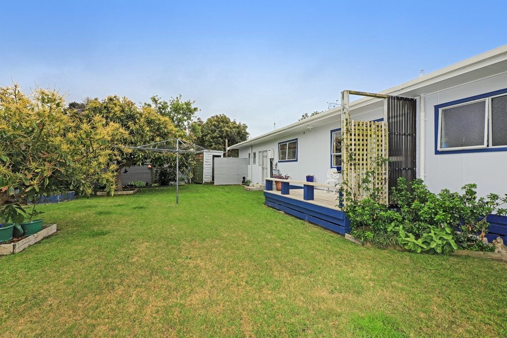 62 Gillies Crescent, Waimarama, Havelock North - Carousel 2