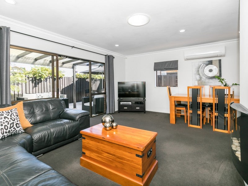 7 Cascade Place, Chartwell, Hamilton - Carousel 1
