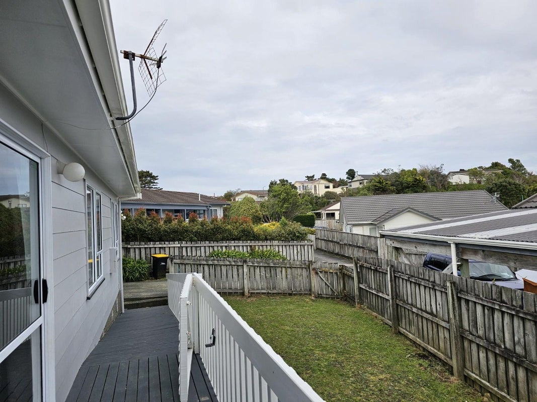 33 Guadeloupe Crescent, Grenada Village, Wellington - Carousel 13