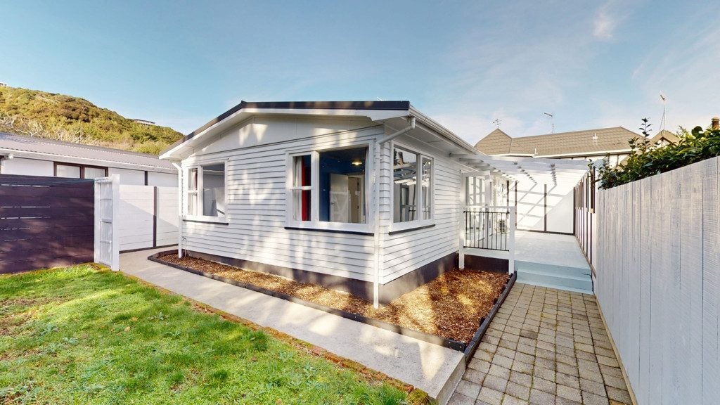 130 Main Road South, Raumati Beach, Paraparaumu - Carousel 2