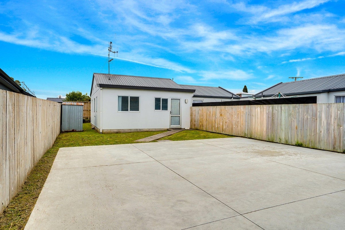 34B Cowley Drive, Temple View, Hamilton - Carousel 1
