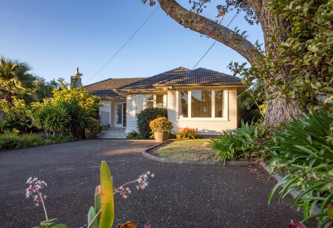 80 Pleasant Road, Glen Eden, Auckland - Carousel 2