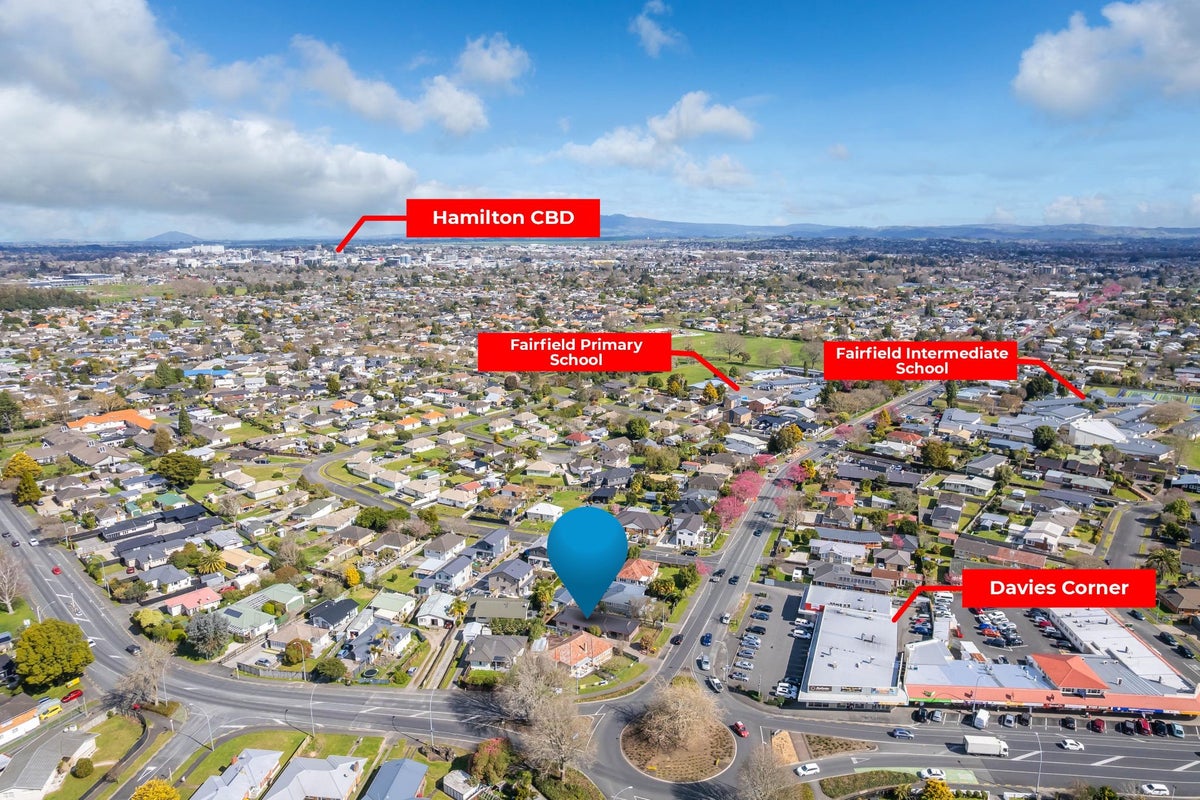 310 Clarkin Road, Fairfield, Hamilton - Carousel 24