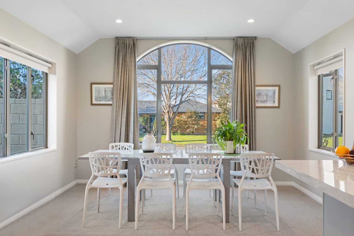 4 Dinglebay Place, Casebrook, Christchurch - Carousel 2