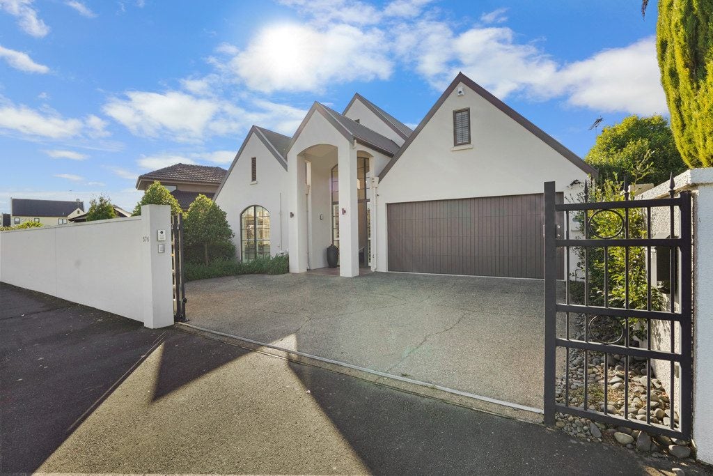 576 River Road, Fairfield, Hamilton - Carousel 1