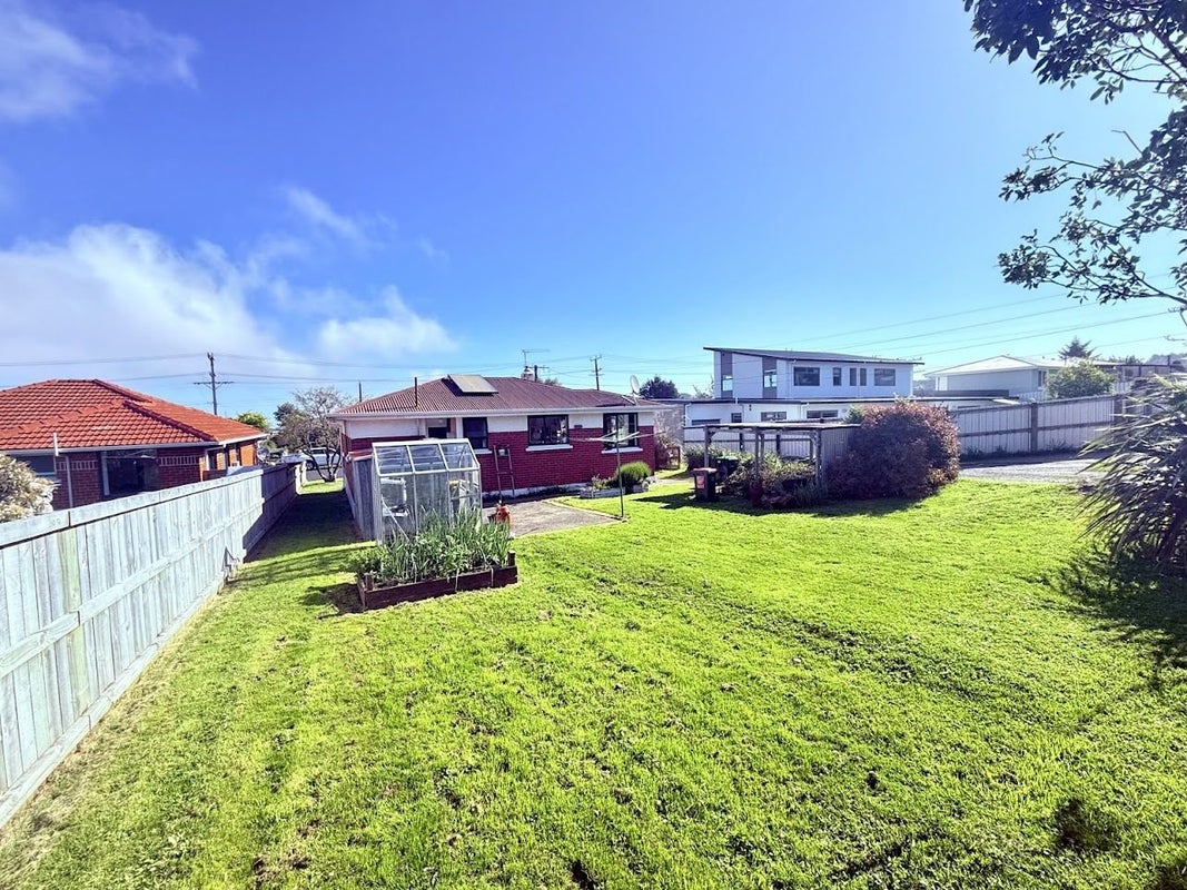39 Gilkison Street, Halfway Bush, Dunedin - Carousel 14