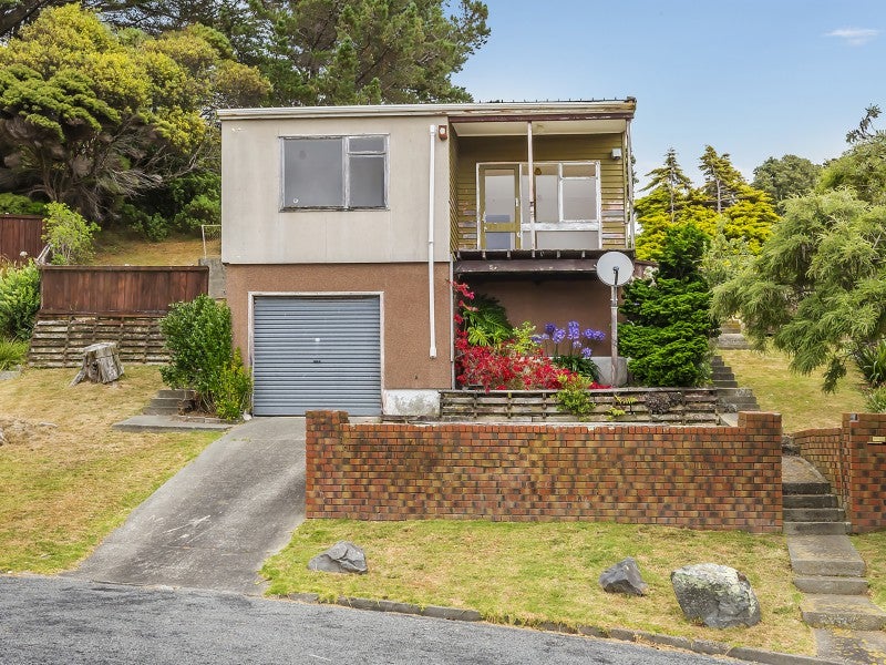 11 The Spinney, Titahi Bay, Porirua - Carousel 1