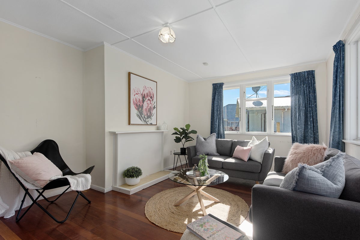 4 Harris Street, Naenae, Lower Hutt - Carousel 1