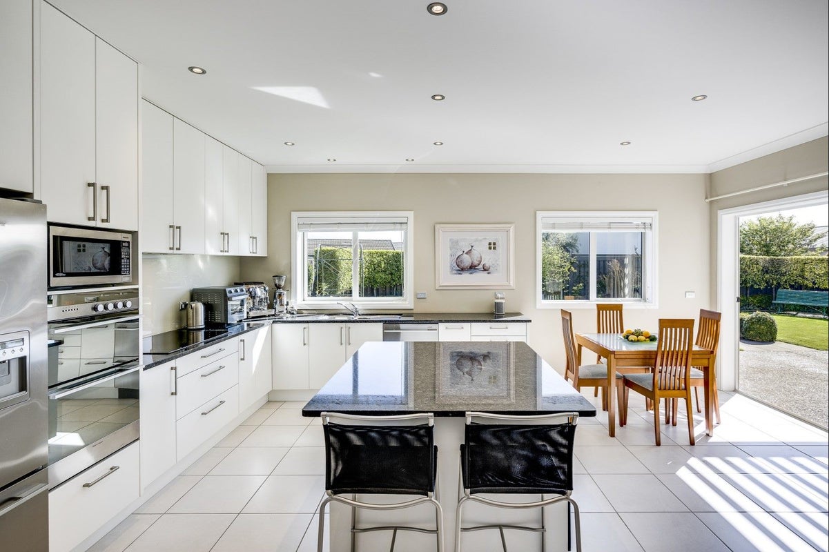 24 Pacific Avenue, Poraiti, Napier - Carousel 2