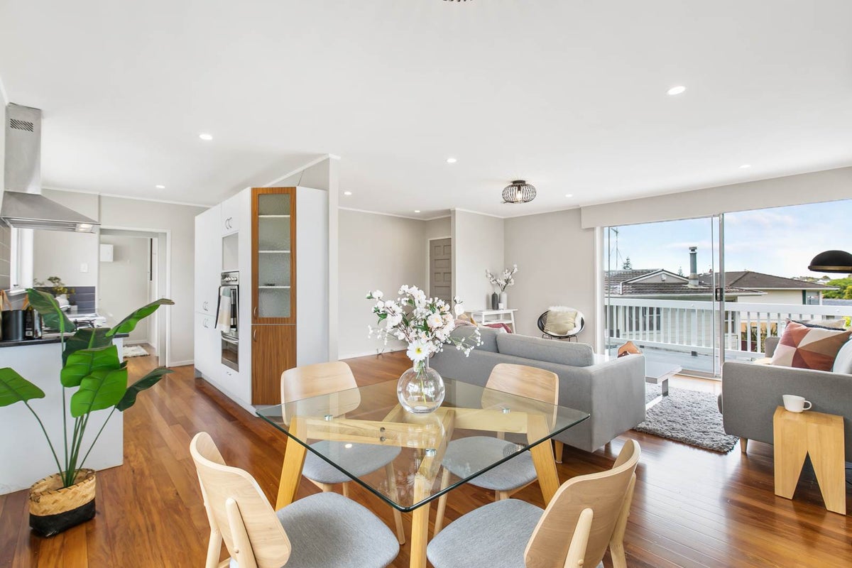 34 Felgrove Street, Glendene, Auckland - Carousel 2