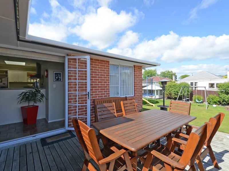 12 Kelly Grove, Elderslea, Upper Hutt - Carousel 2