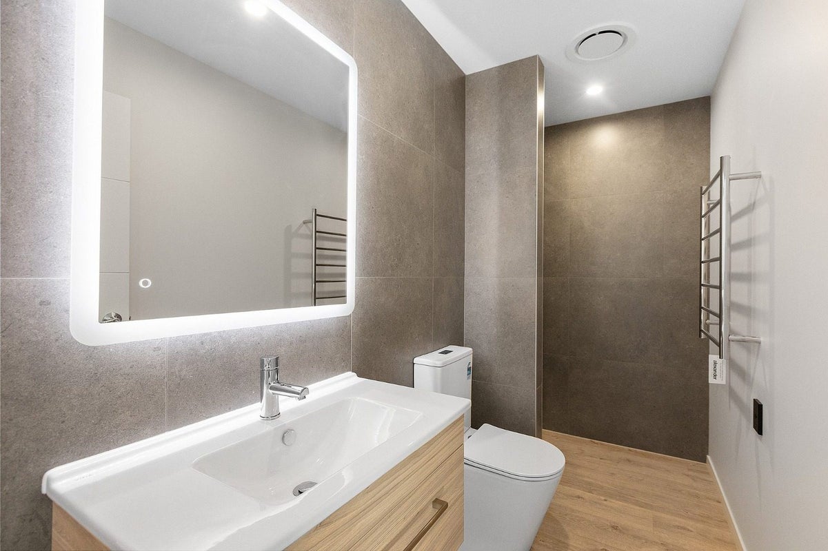 7/3 Vesty Avenue, Hillcrest, Hamilton - Carousel 1