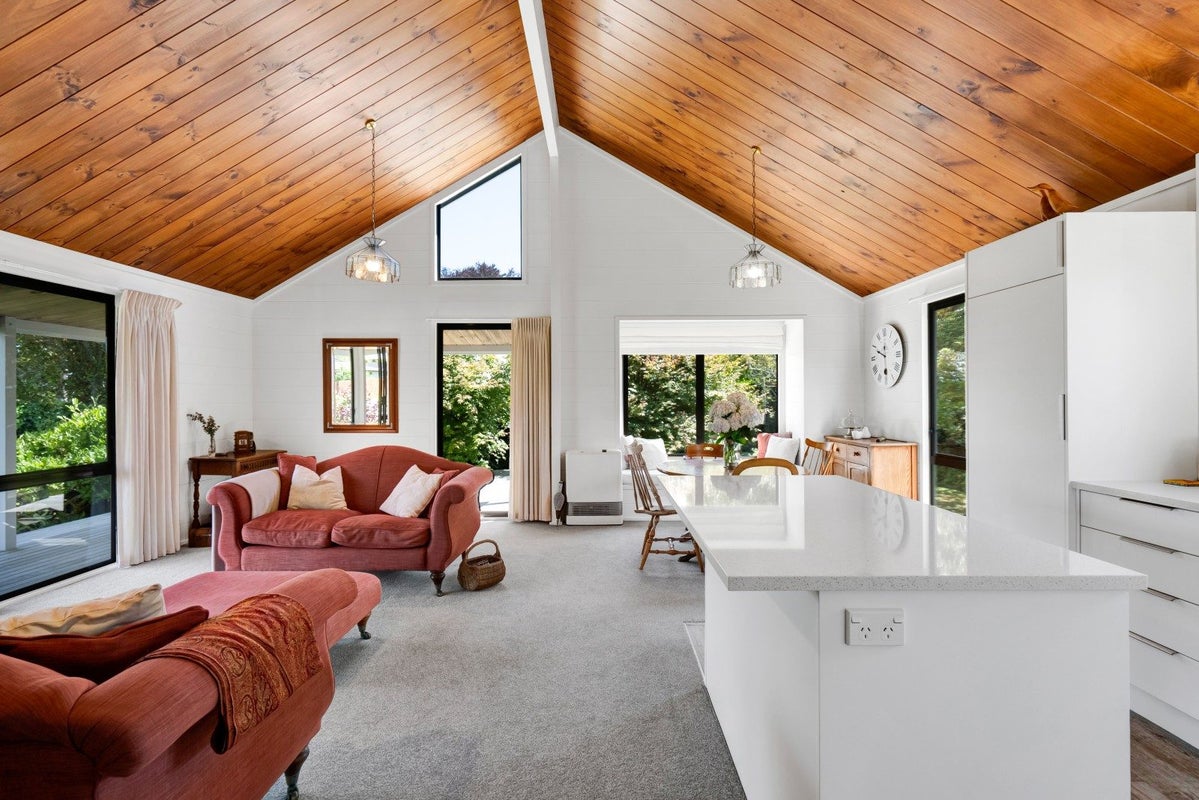 301 Mangorei Road, Merrilands, New Plymouth - Carousel 2