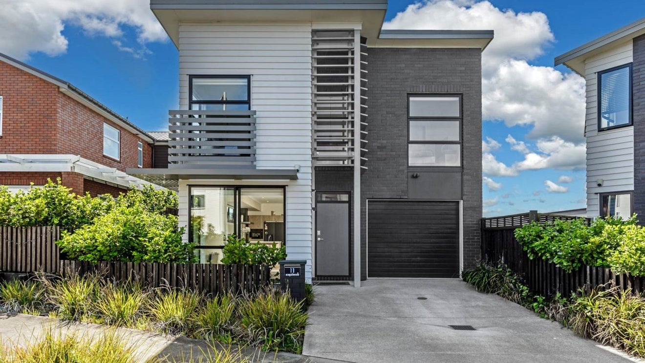 11 Te Aho Matua Road, Hobsonville, Auckland - Carousel 1
