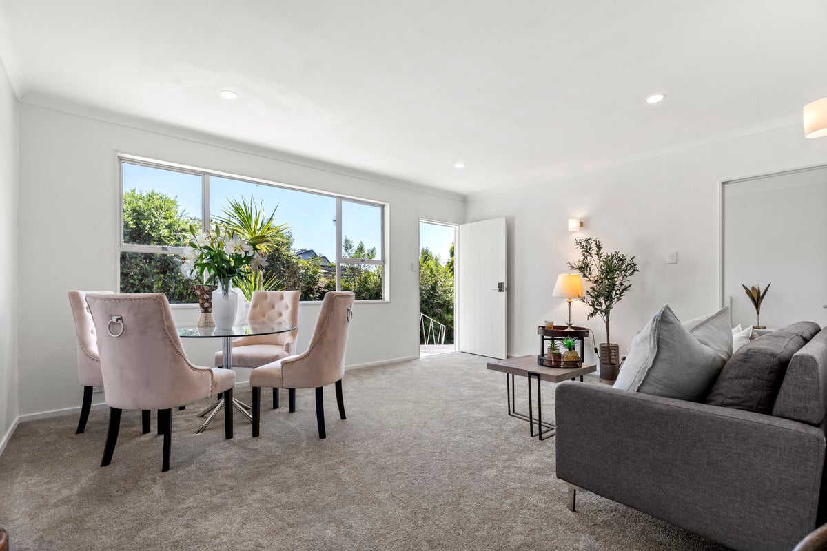 2/15 Houghton Street, Meadowbank, Auckland - Carousel 1