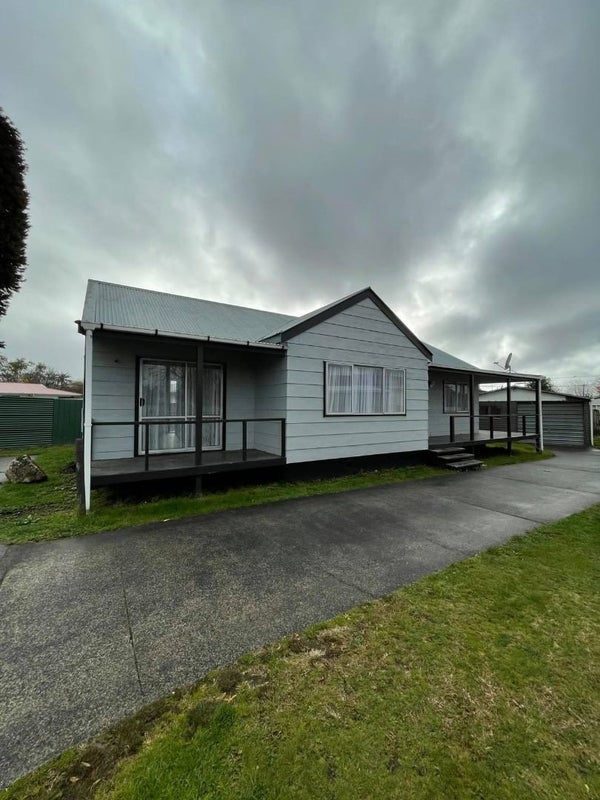 11 Cherrywood Place, Western Heights, Rotorua - Carousel 1