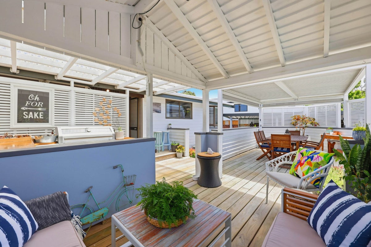 6 Vela Place, Clarks Beach, Clarks Beach - Carousel 1