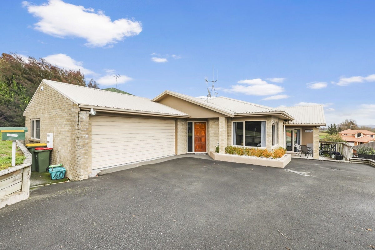 40 Greenfield Drive, Western Heights, Hamilton - Carousel 1