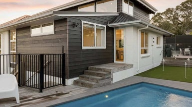 34 Parr Terrace, Castor Bay, Auckland - Carousel 1