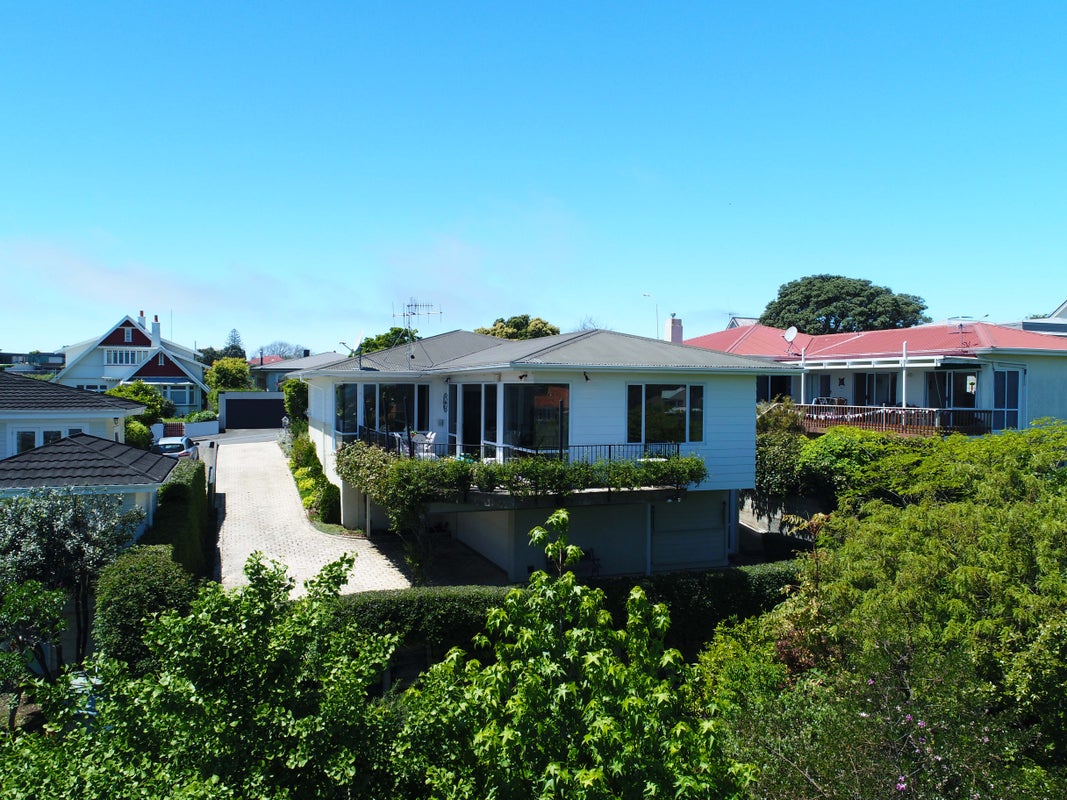 14 Coleman Terrace, Hospital Hill, Napier - Carousel 20