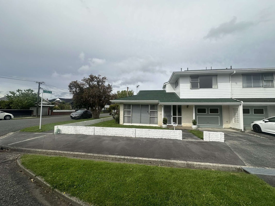 1/2 Cudby Street, Woburn, Lower Hutt - Carousel 1