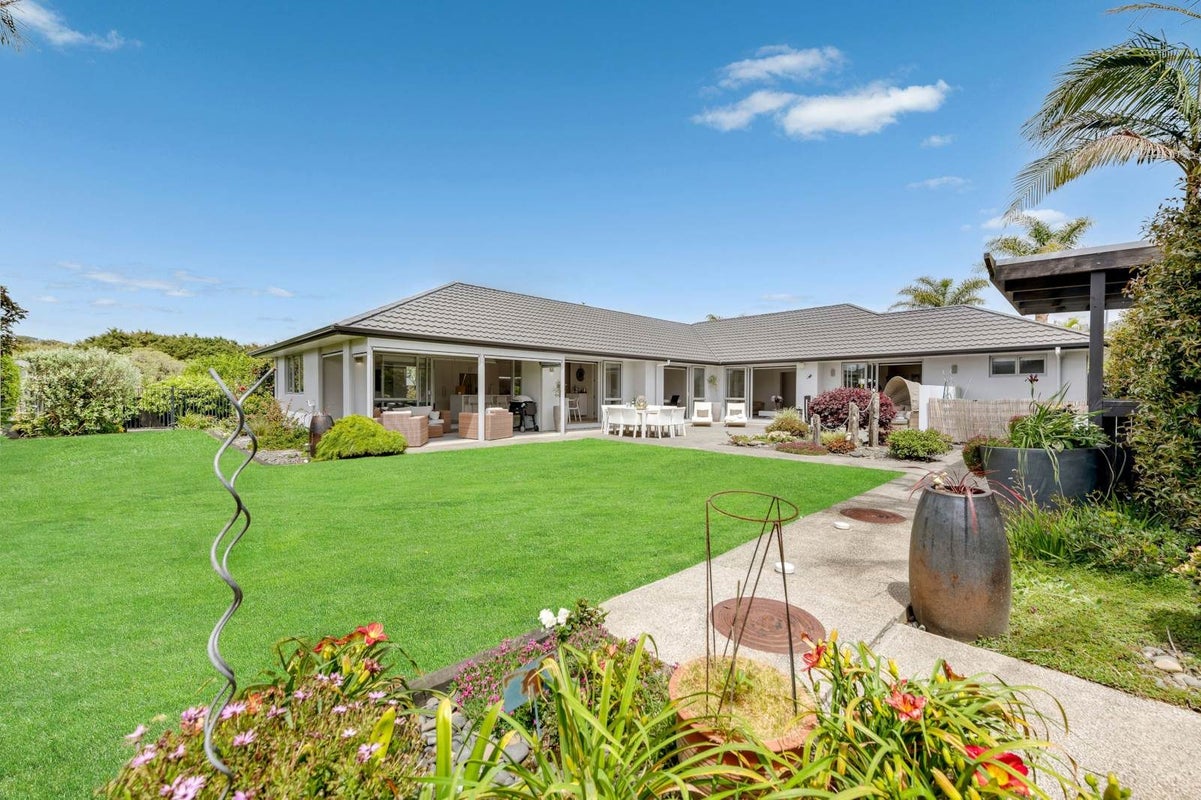 21 Constellation Avenue, Beachlands, Manukau City, Auckland - Carousel 1