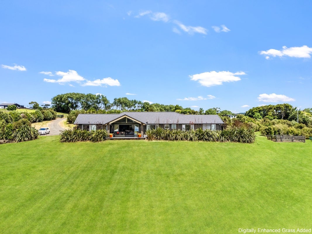 18 Kaipara Lake Road, Helensville - Carousel 1