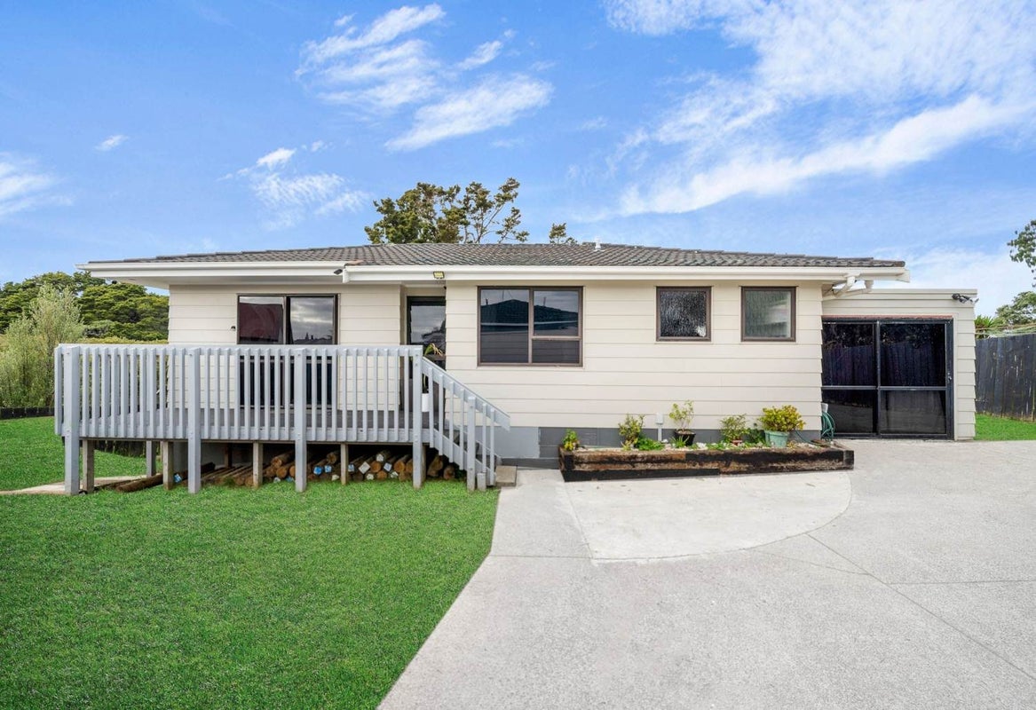 2/33 Seaward Place, Wattle Downs, Auckland - Carousel 2