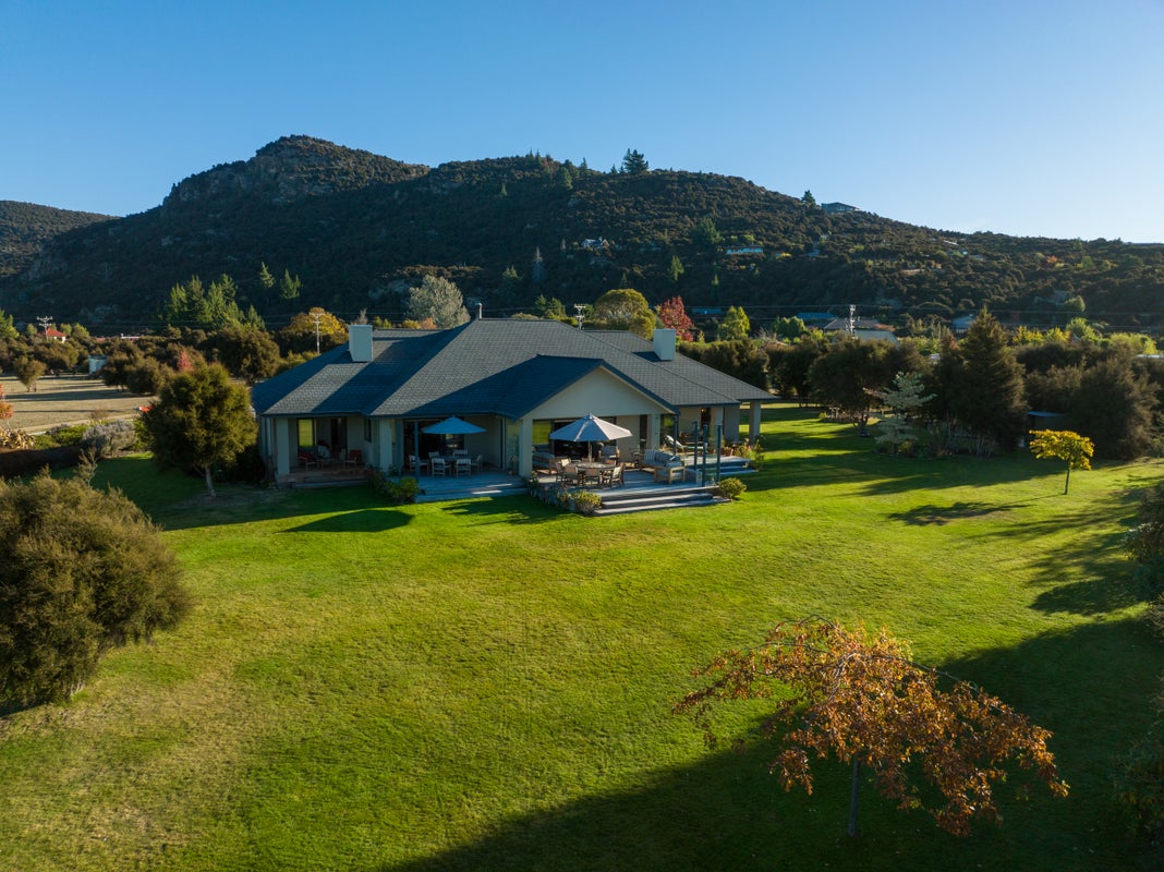 34 Matheson Crescent, Albert Town, Wanaka - Carousel 1