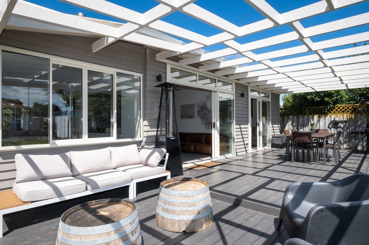 1A Finnis Lane, Hospital Hill, Napier - Carousel 23