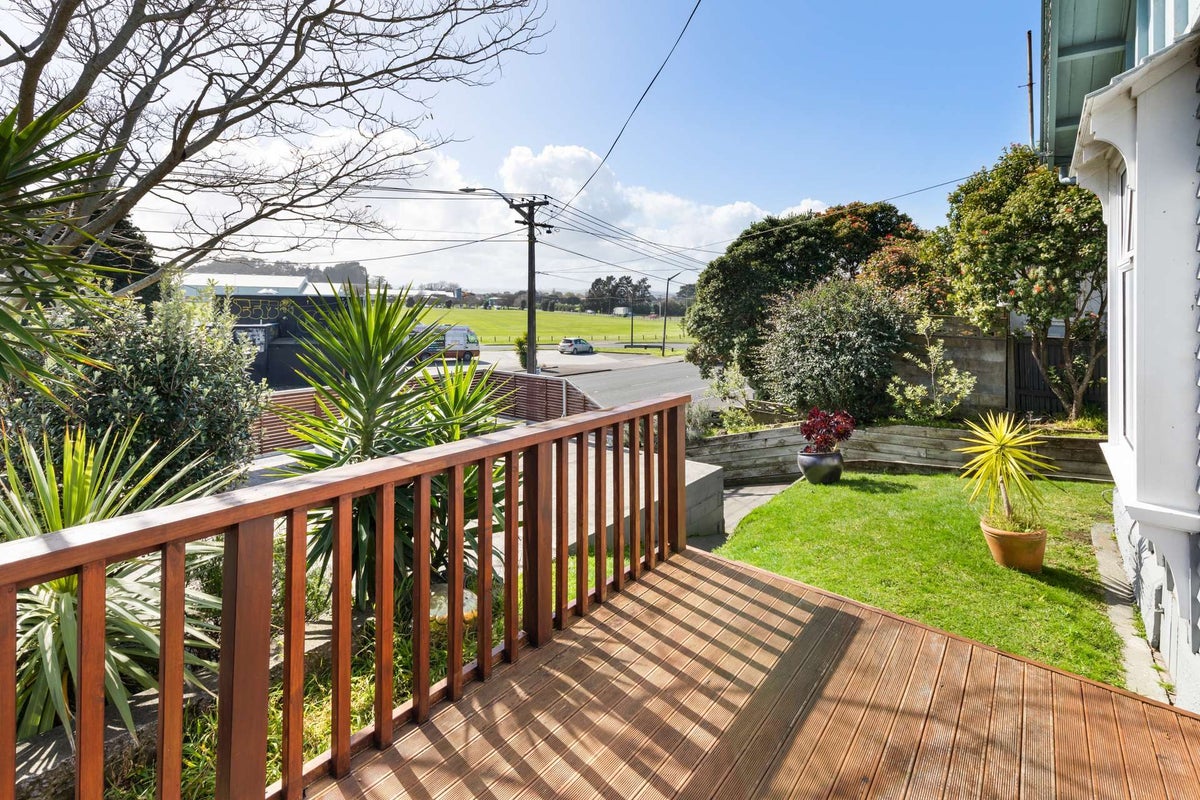 9 Fitzherbert Avenue, Springvale, Whanganui - Carousel 2