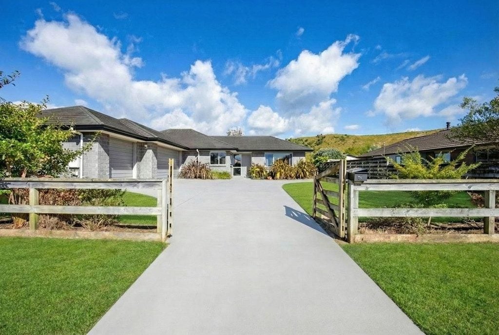 14 Pioneer Road, Ngongotaha, Rotorua - Carousel 1