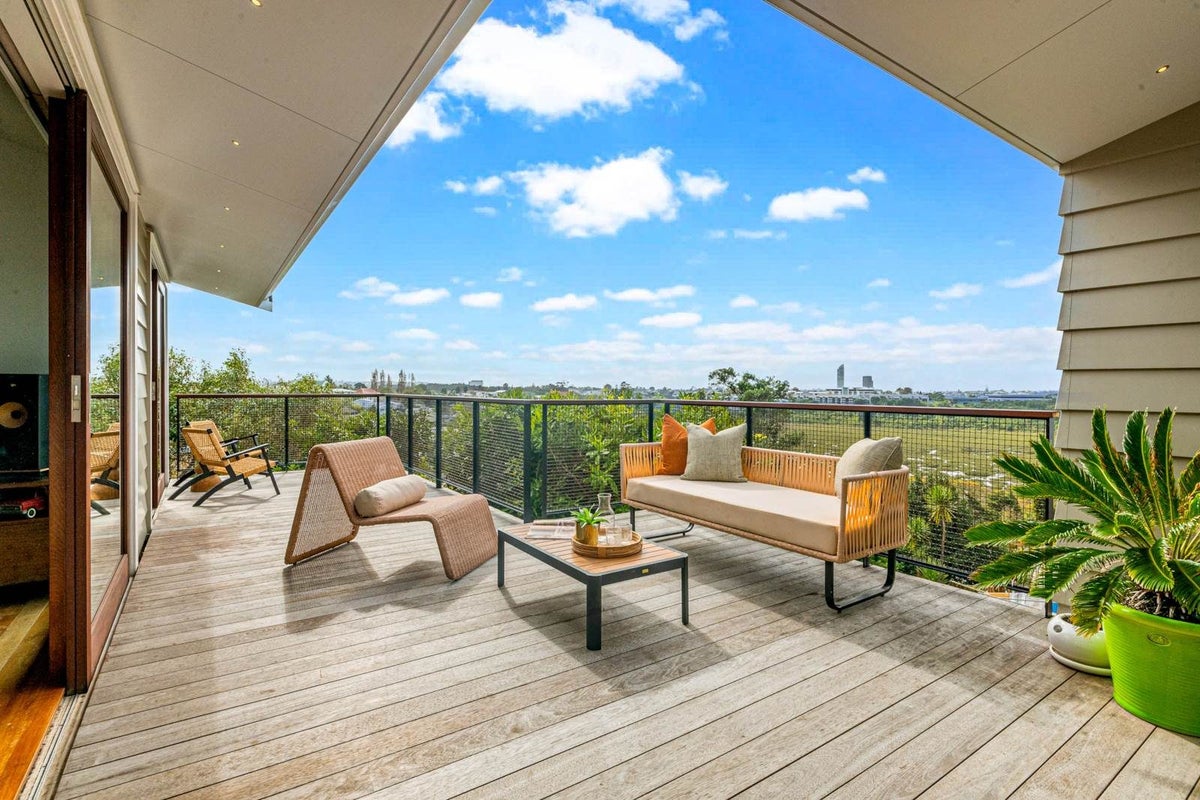 50 Exmouth Road, Northcote, Auckland - Carousel 2