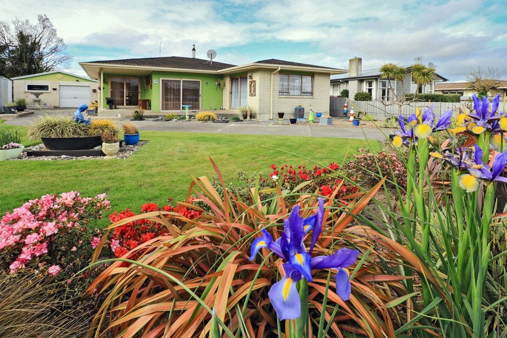 3 Yarmouth Road, Flaxmere, Hastings - Carousel 1