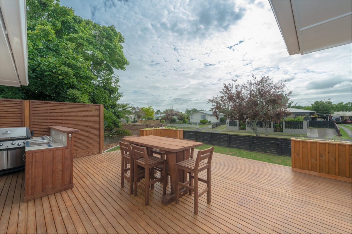 13 Clematis Avenue, Pukete, Hamilton - Carousel 13