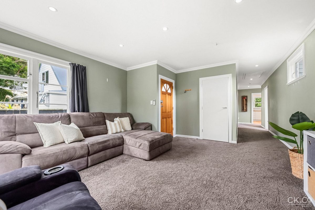 6A Glen Road, Stokes Valley, Lower Hutt - Carousel 2