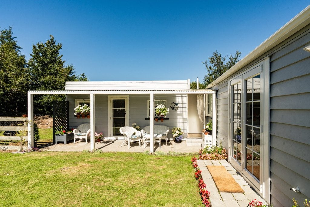 17 George Street, Milton, Milton - Carousel 1