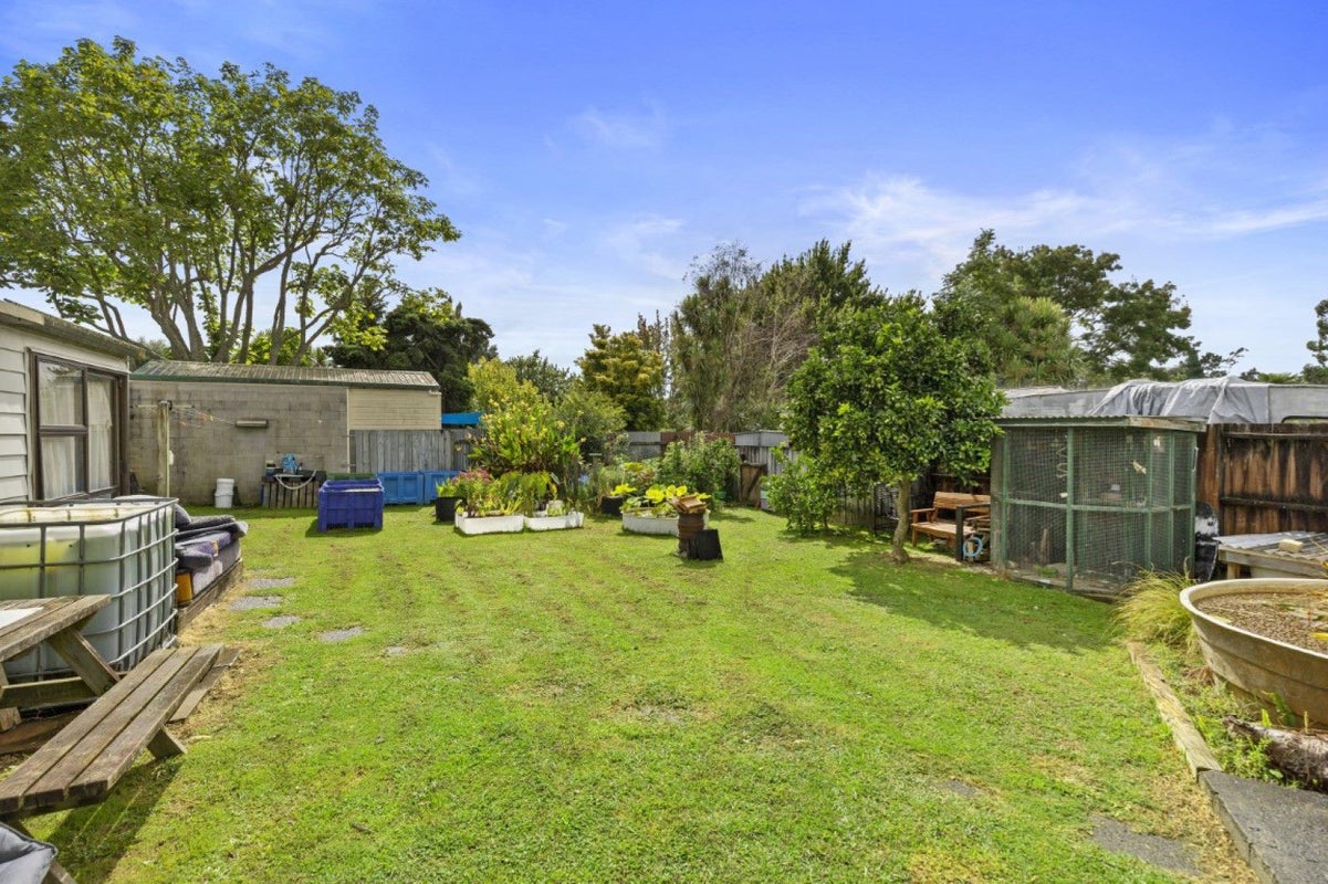 17 Te Anau Place, Glenview, Hamilton - Carousel 2