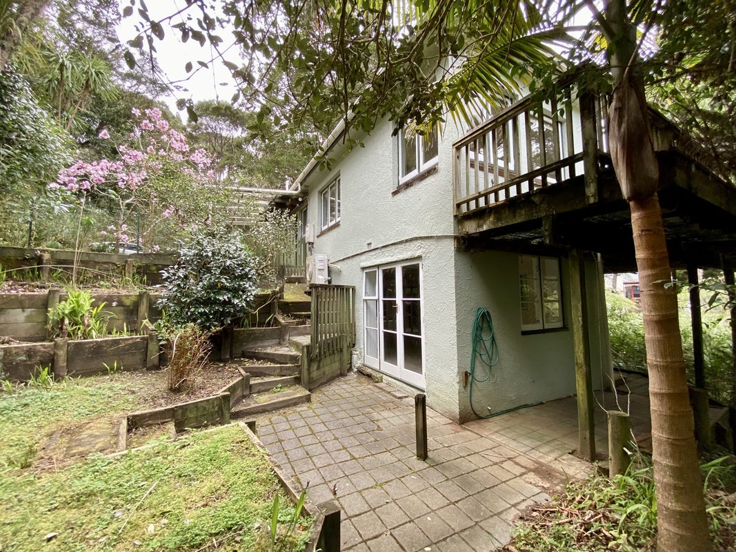 13 Manuka Road, Titirangi, Auckland - Carousel 30