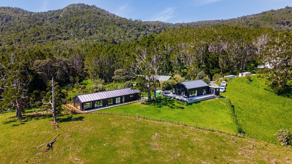 42A Upland Road, Huia, Auckland - Carousel 1