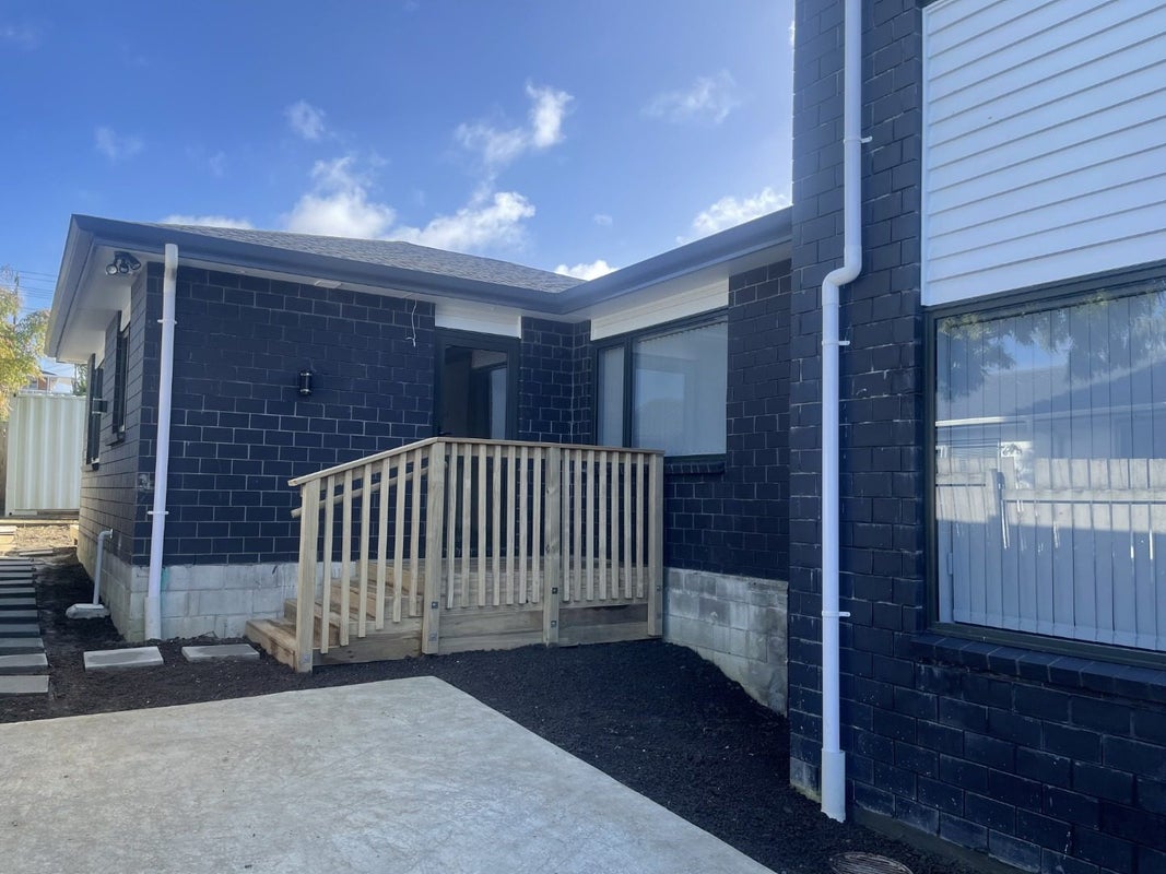 16 Blue Spur Way, Glendene, Auckland - Carousel 9