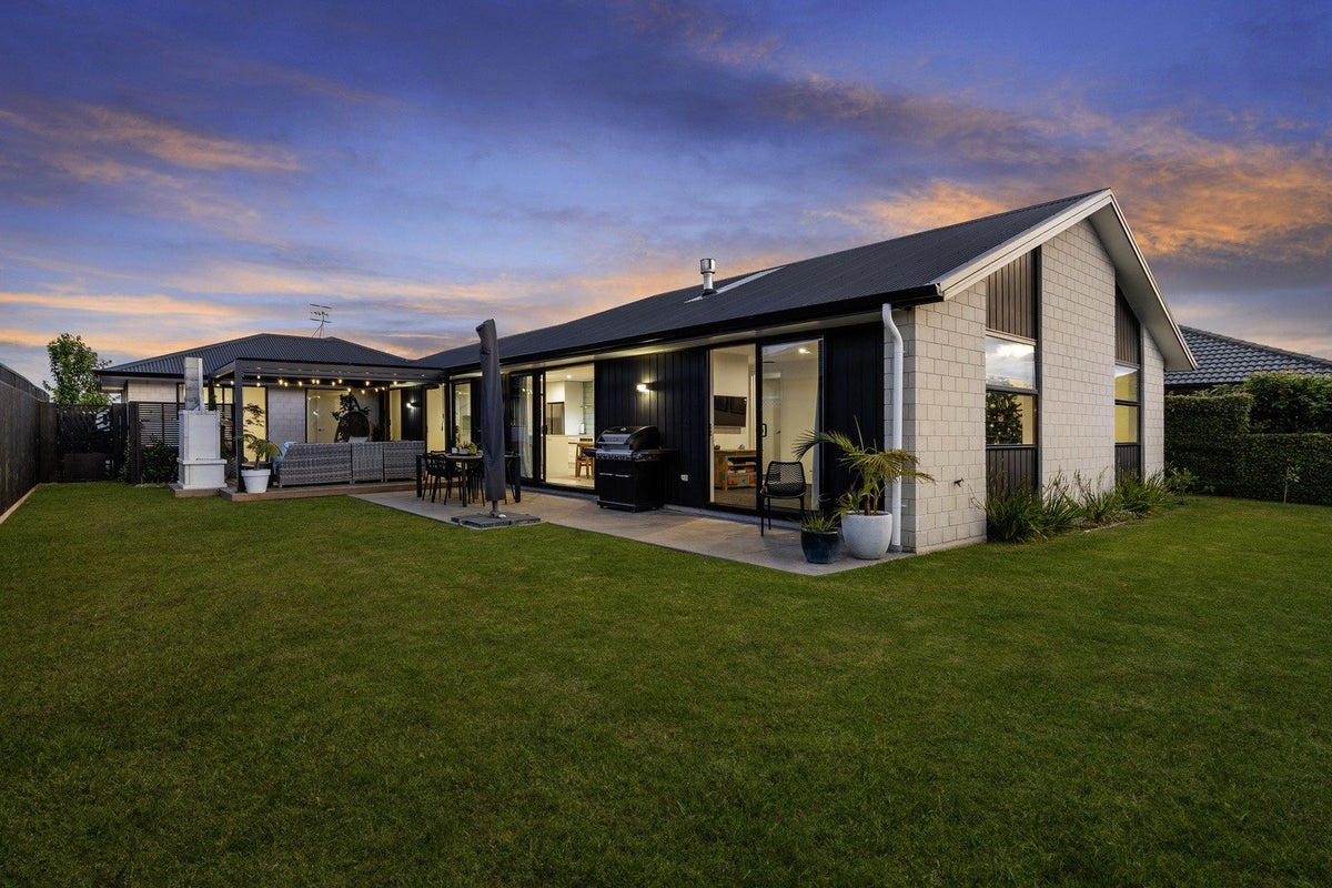 123 Penetaka Heights, Pyes Pa, Tauranga - Carousel 1