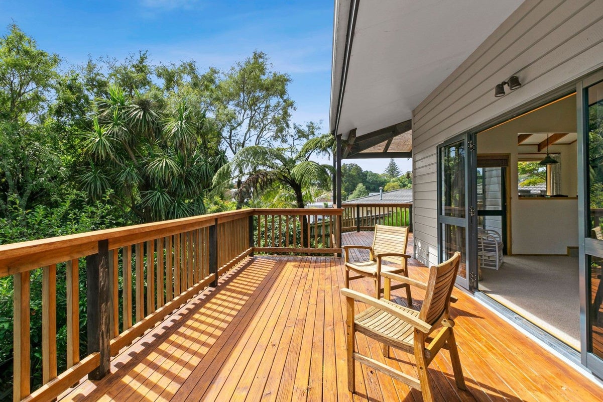 10 Redwood Crescent, Westown, New Plymouth - Carousel 1