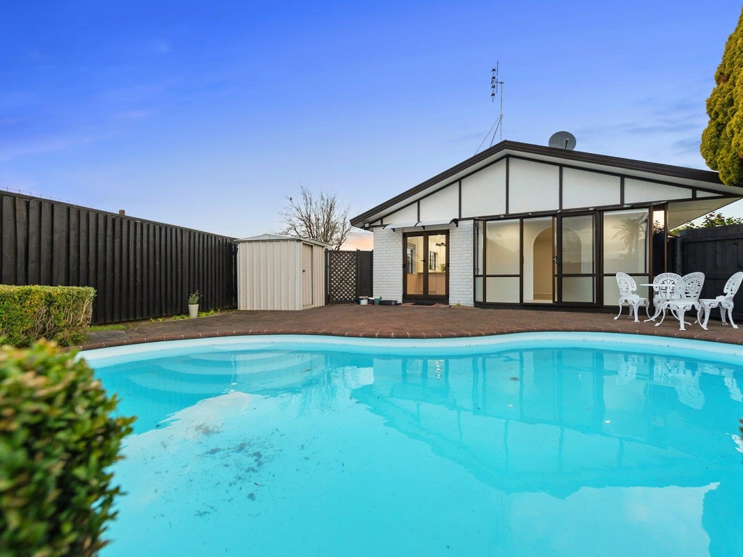 16 Halyard Close, Flagstaff, Hamilton - Carousel 1