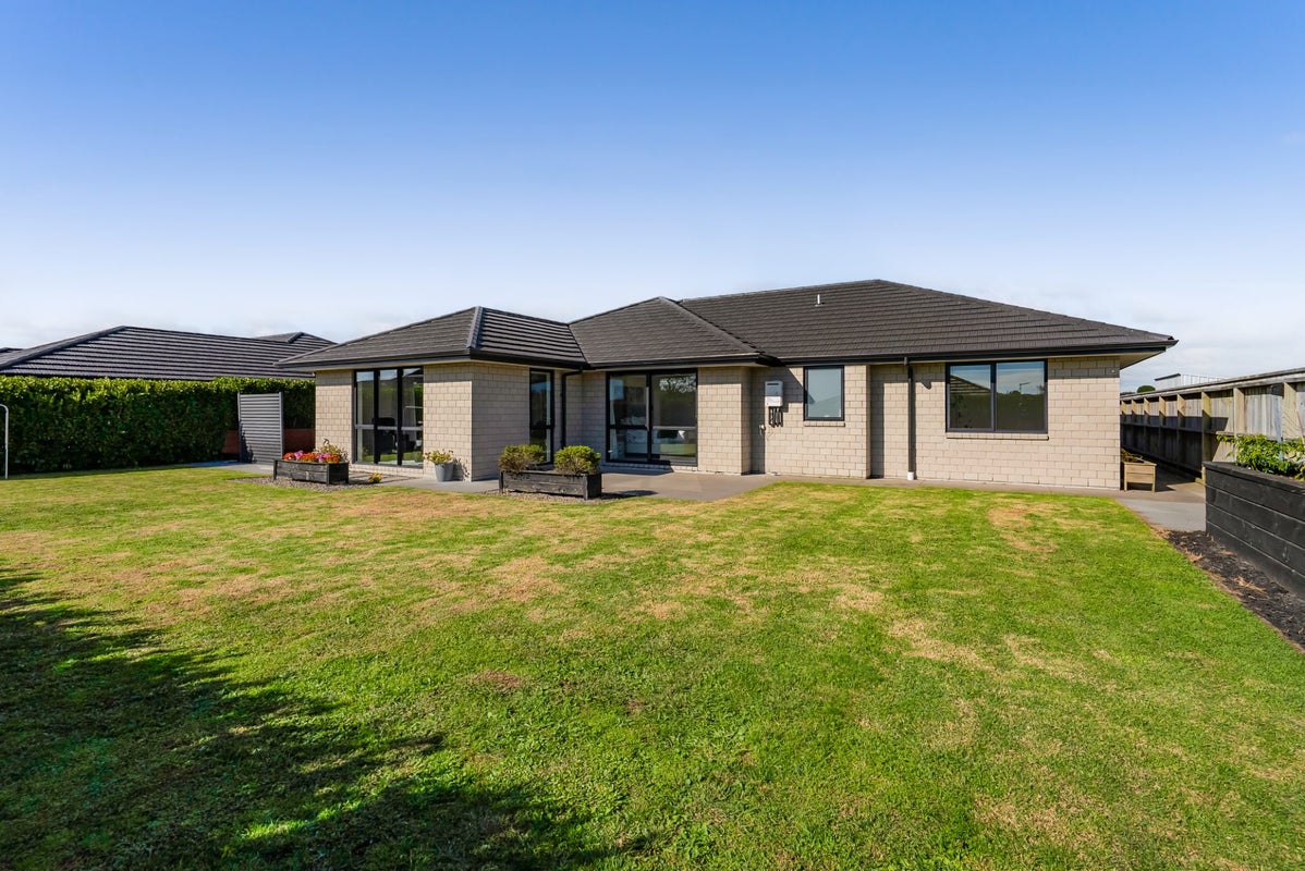 17 Longstaff Drive, Bell Block, New Plymouth - Carousel 2