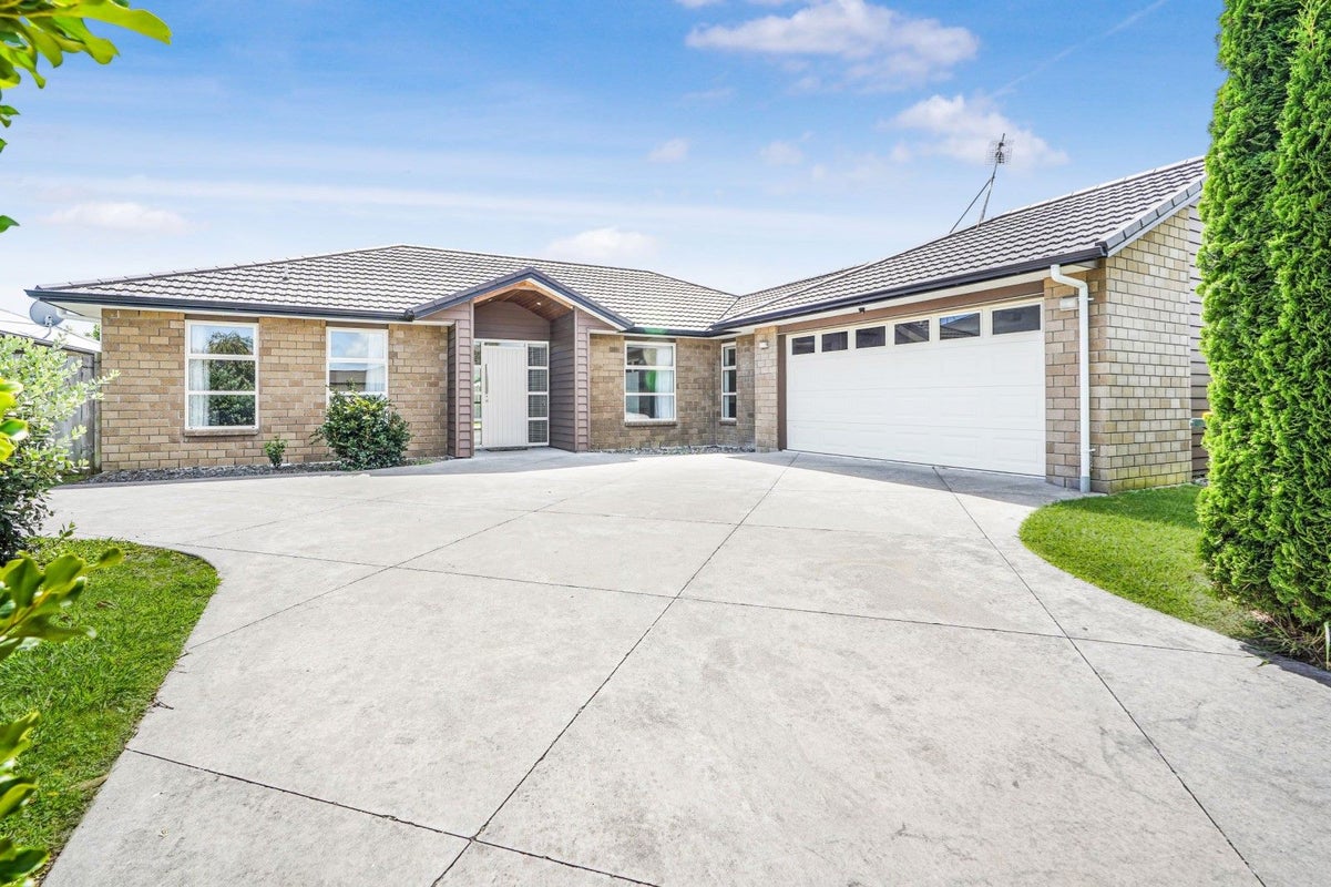 3 Sirius Crescent, Rototuna North, Hamilton - Carousel 2