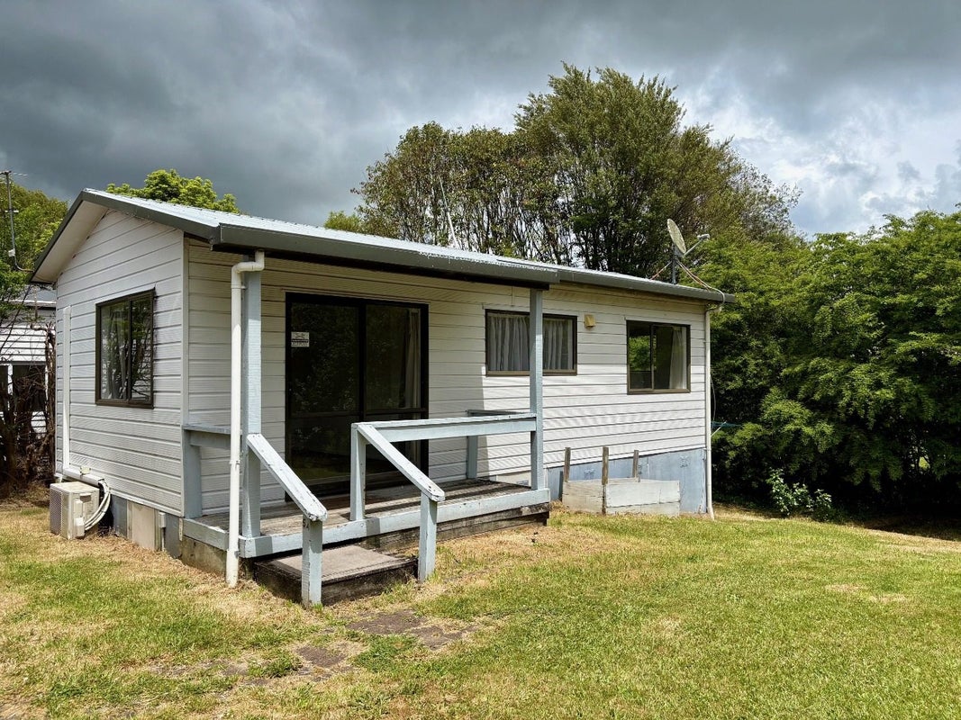 5 Liane Place, Mangakakahi, Rotorua - Carousel 1