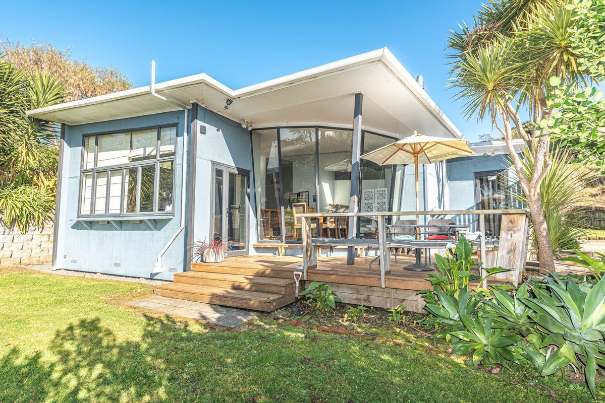 48 Parkdale Drive, Aramoho, Whanganui - Carousel 1