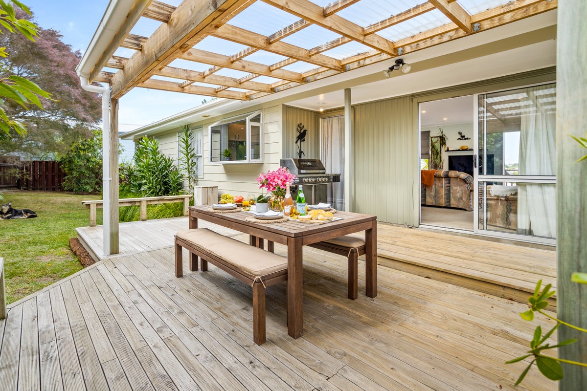13 George Herring Place, Glen Eden, Auckland - Carousel 1