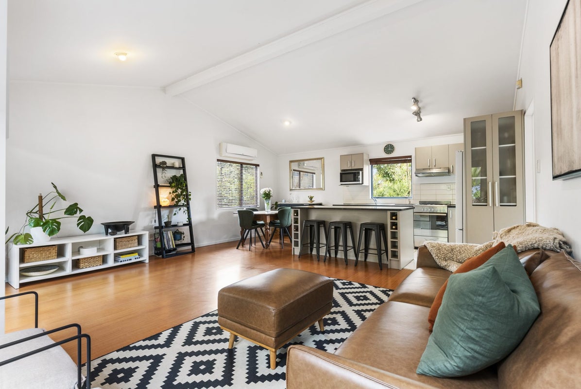 6A Torokina Place, Onehunga, Auckland - Carousel 2
